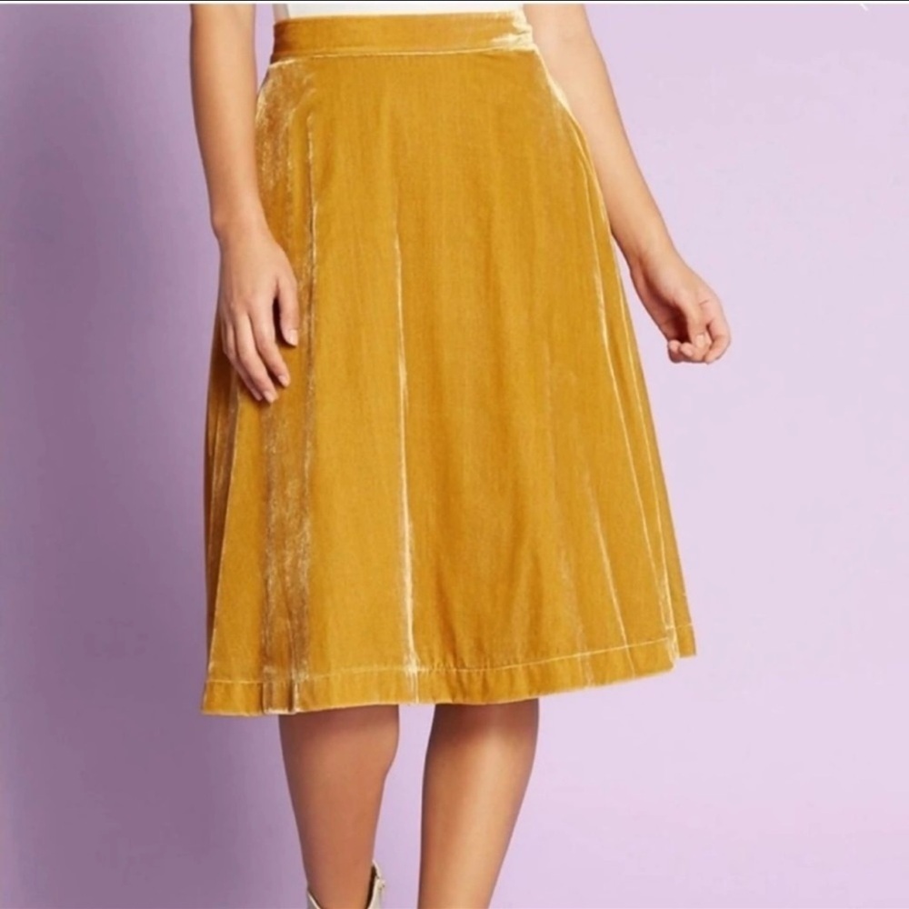 Mod cloth mustered yellow crashed velvet midi skirt size 10 pocket